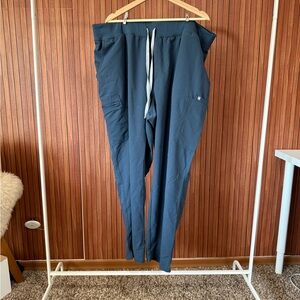 Figs Women's Navy Scrub Bottoms